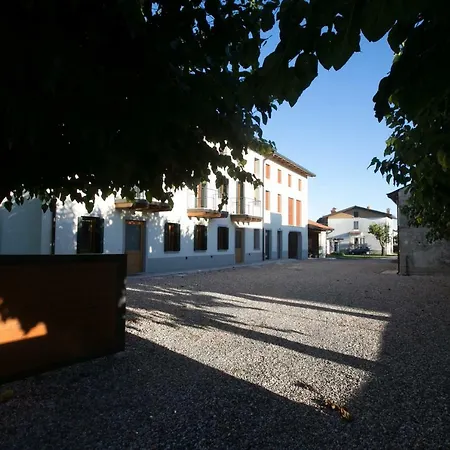 Mestroni Bed & Breakfast Bressa